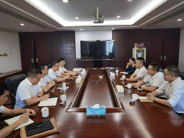6月29日，，，，，，正泰集团副总裁陆川来访尊龙凯时，，，，，，共商光伏项目合作事宜（投运部，，，，，，徐昭）.jpg