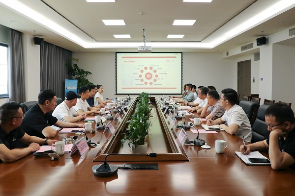 6月7日，，，，，，甘肃温州商会、中利集团来访集团开展商务洽谈 (1).jpg