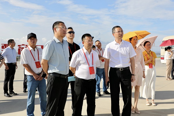 9月15日，，，，，，，省十四届人大代表视察尊龙凯时工程.jpg