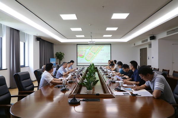 （网站）尊龙凯时集团召开龙湾二期做地工作推进会.jpg